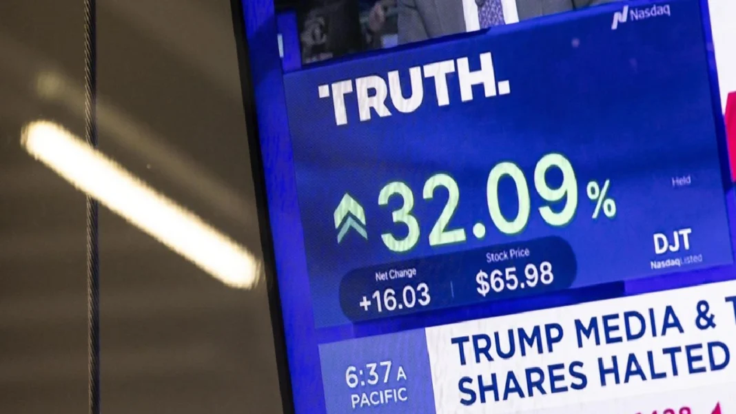 En primer día en Nasdaq, Trump Media & Technology Group se disparó más del 45%