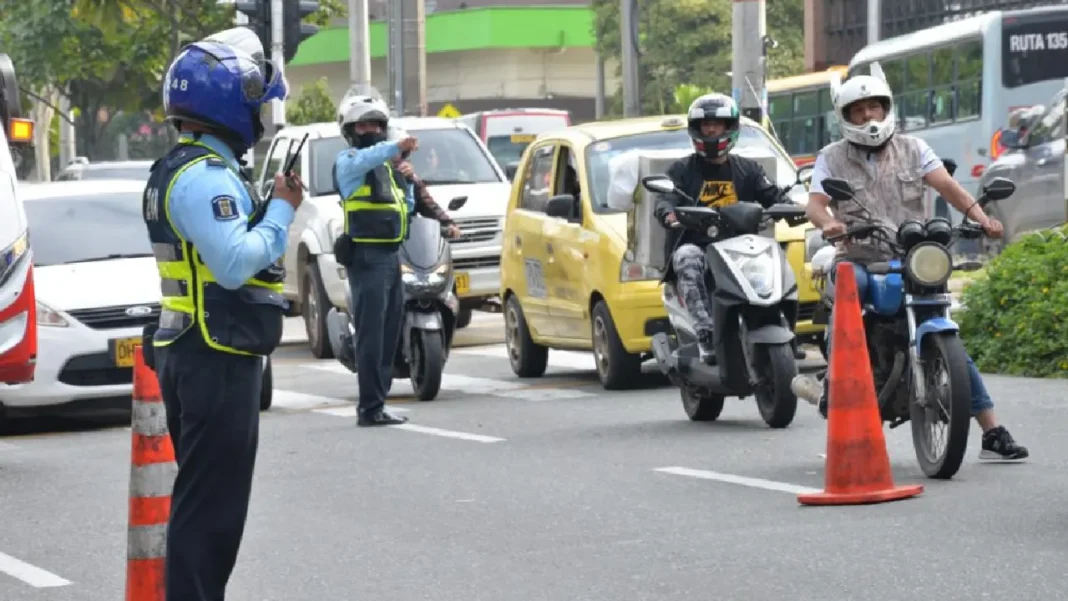 Agentes de tránsito y seguridad vial: desafíos en la movilidad de Medellín