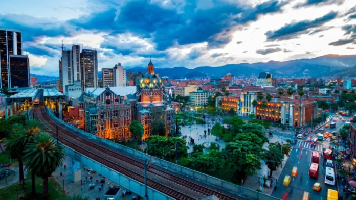 Vive la Semana Santa en Medellín: cultura, gastronomía y hospedaje de lujo
