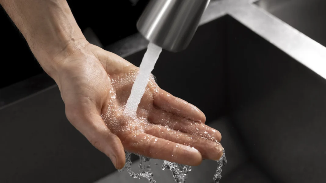 La administración de Medellín ha hecho un llamado a la ciudadanía al ahorro de agua y energía en la ciudad para mitigar el impacto del fenómeno del Niño.