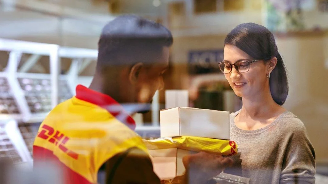 La compañía de envíos lidera la internacionalización de empresas colombianas con su programa BootCamp, crucial para enfrentar desafíos en mercados extranjeros.