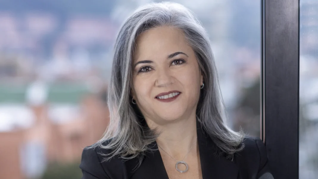 Ximena Zuluaga llega al liderazgo de EY Colombia, marcando un nuevo capítulo en la firma con 60 años de historia en el país. Descubre sus metas y desafíos en esta entrevista exclusiva.