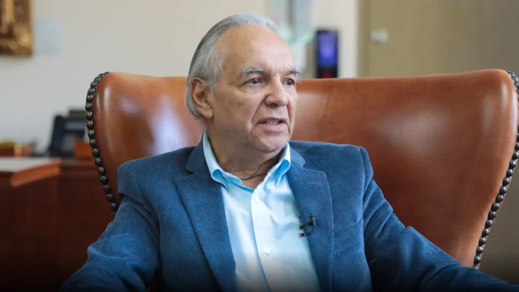 El ministro de Hacienda argumentó que como se hizo con el con el precio de la gasolina, se eliminaría el subsidio del diésel en Colombia y comenzaría su alza a la estabilización del precio internacional.