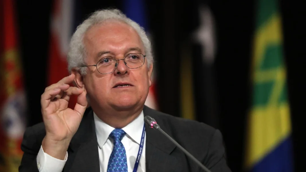 Exministro Ocampo se pronunció sobre sistema de salud: 