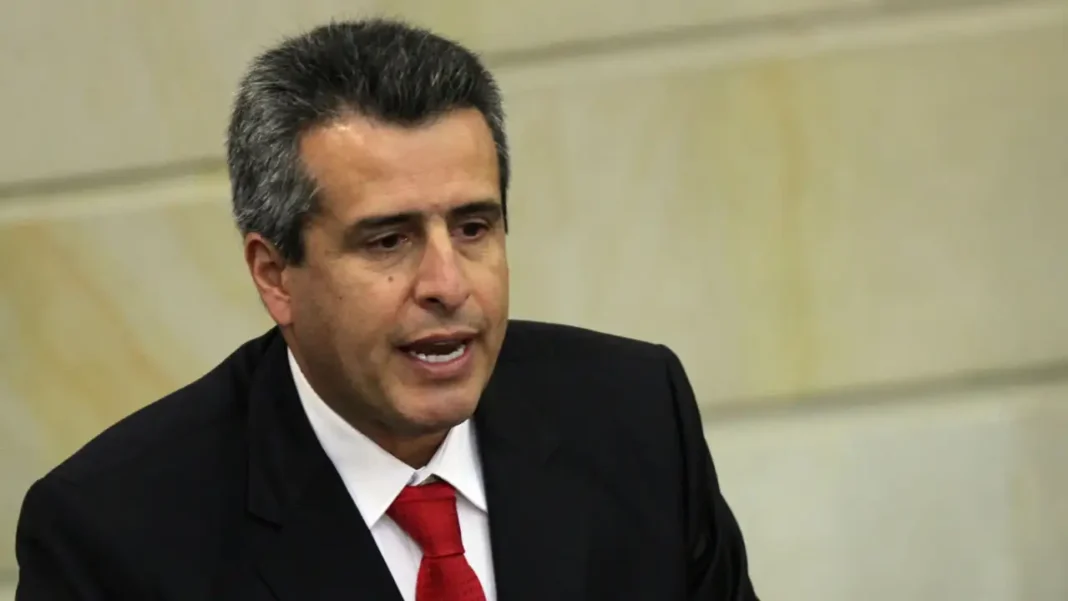 Ministro Luis Fernando Velasco busca apoyo Liberal para la reforma pensional