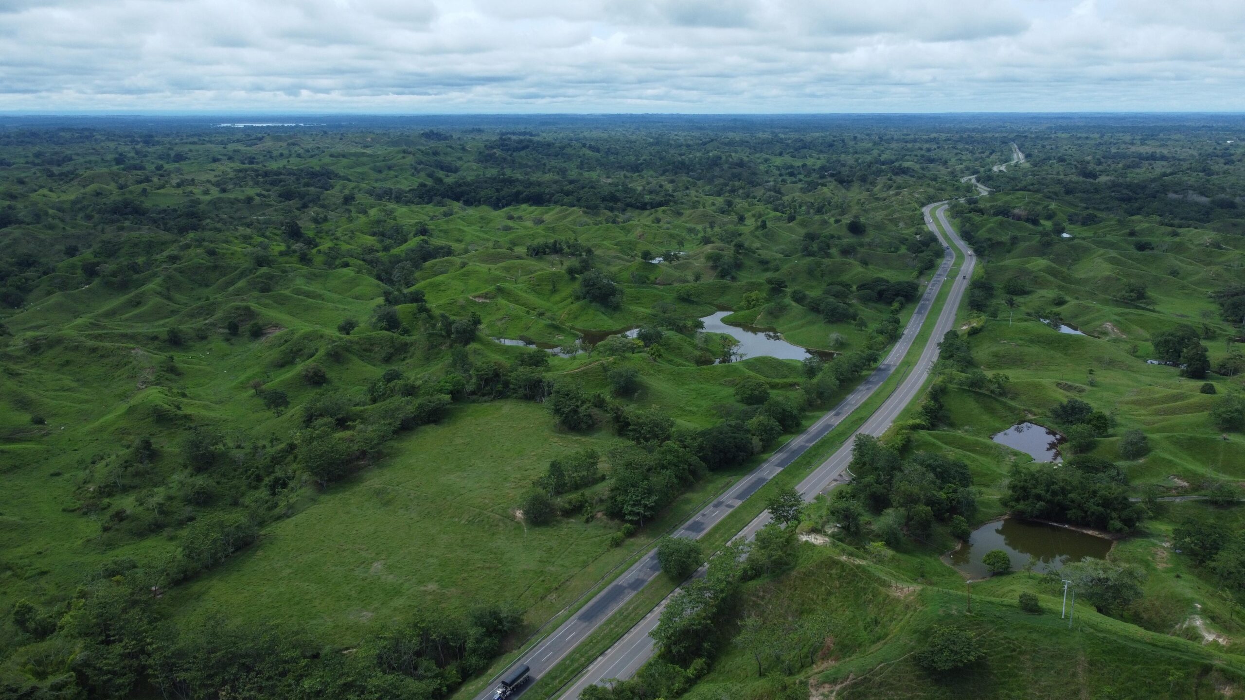 ANI cierra financiamiento para Troncales del Magdalena y acelera proyectos 5G en Colombia