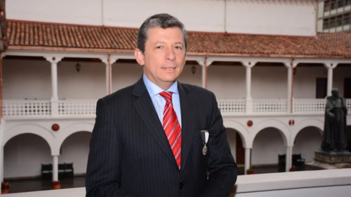Consiliatura desvincula a José Alejandro Cheyne como rector de la Universidad del Rosario