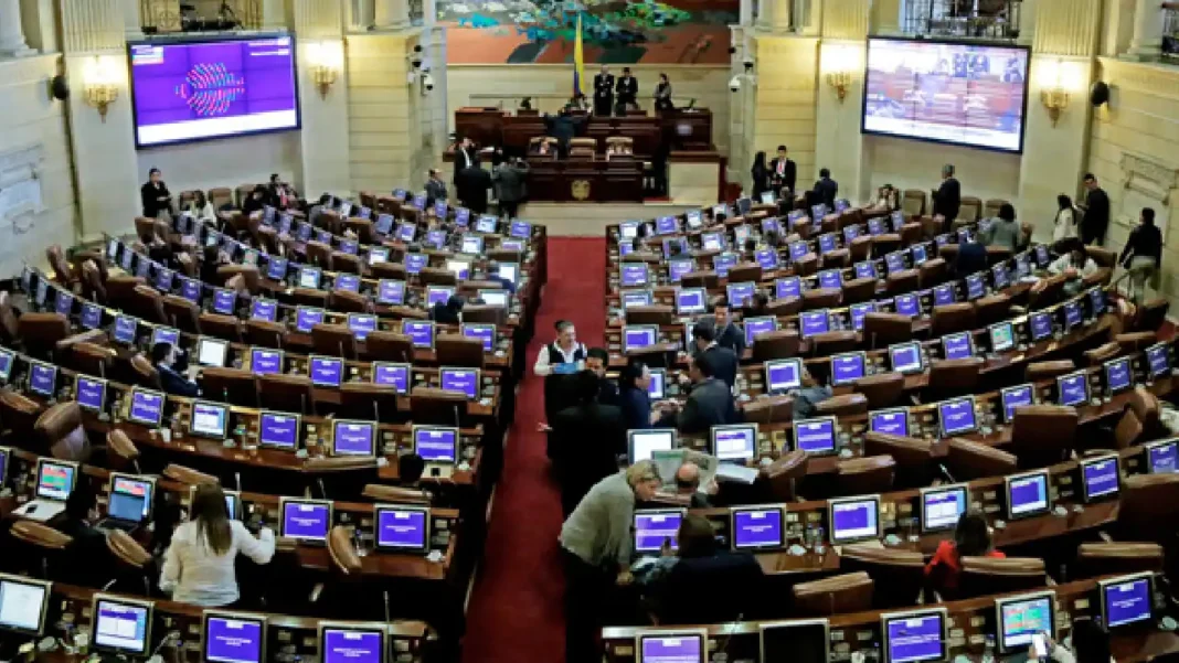 Senado aprobó proyecto de Ley que aumentará remuneración de concejales: faltan dos debates