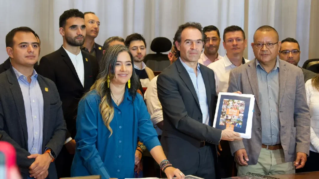 Federico Gutiérrez presentó el Plan de Desarrollo de Medellín con una inversión aproximada de $40 billones