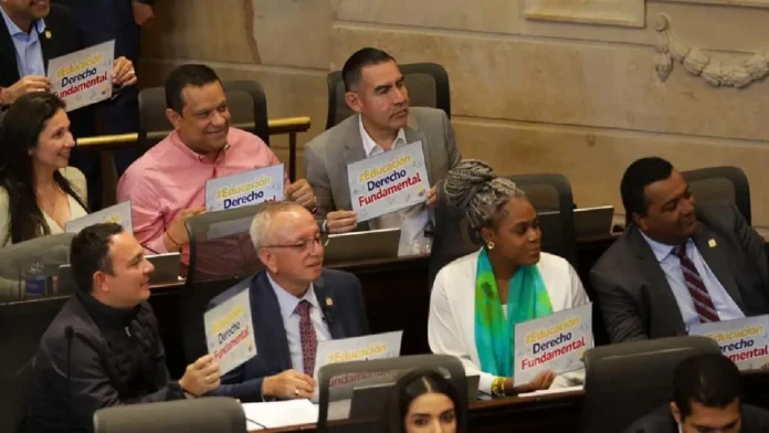 Aprobada en segundo debate la reforma educativa