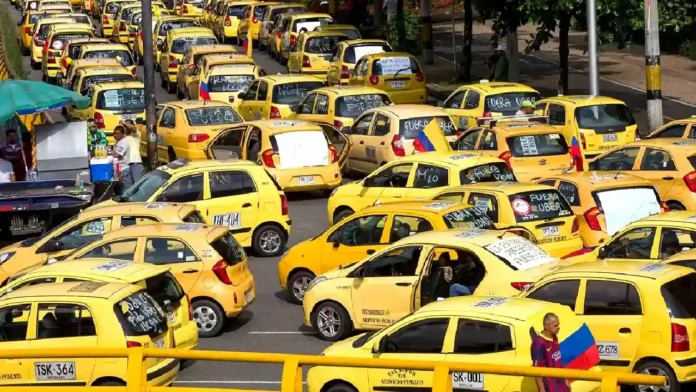 El Gobierno Nacional planea otorgar un subsidio de combustible a los taxistas de hasta $500.000