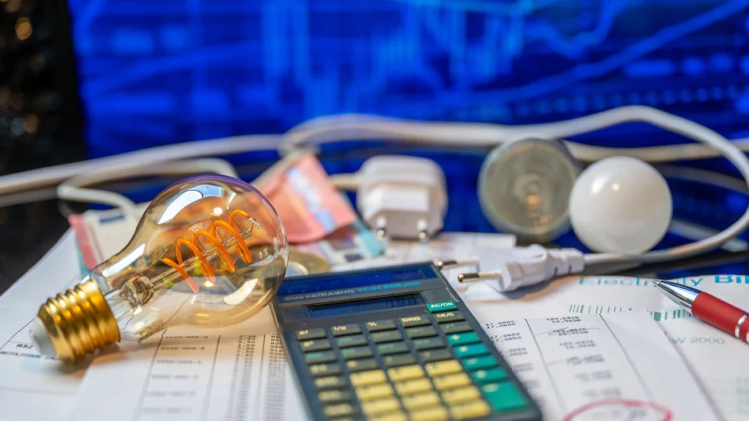 En abril de 2024, los precios de la energía en Colombia aumentaron un 22.68%, alcanzando 763.48 COP/kWh, impulsados por el fenómeno de El Niño y los costos de combustibles, según el informe de XM sobre el Sistema Interconectado Nacional y el MEM.