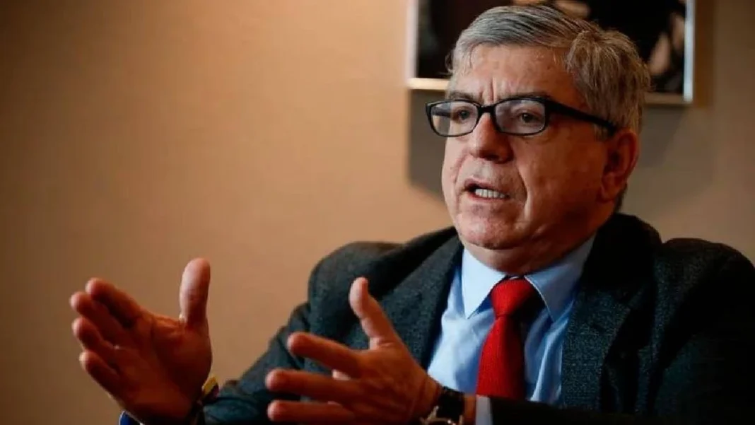 Gaviria rechaza Constituyente y propone coalición para defender la Constitución