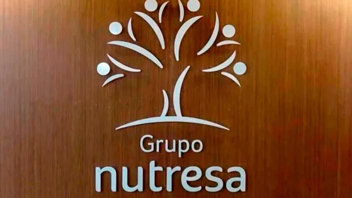 Las acciones de Nutresa siguen en alza, alcanzando máximos históricos por cuarta jornada consecutiva. Este repunte se debe al interés de compañías internacionales en adquirir segmentos del holding, superando el precio de la OPA del Grupo Gilinski.