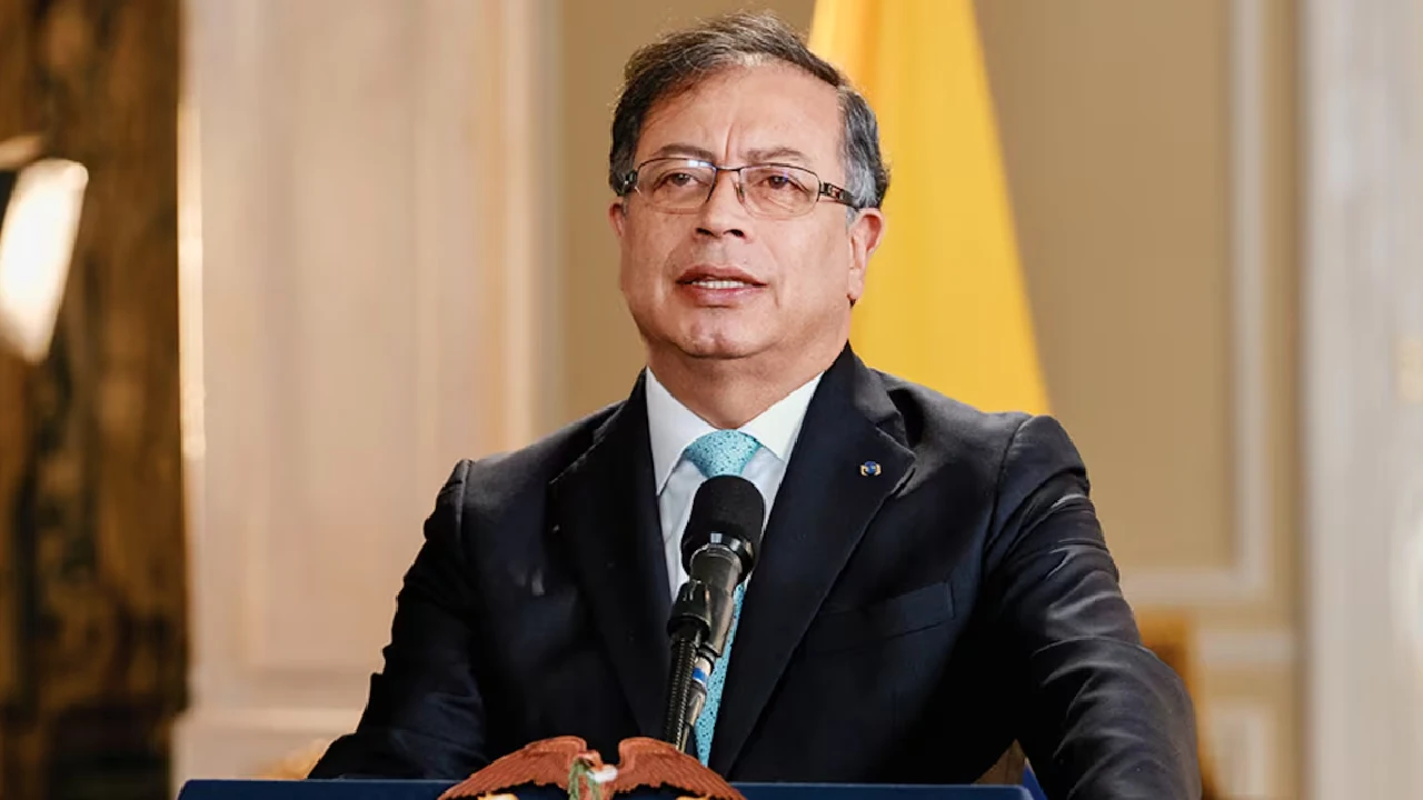 Gustavo Petro amenaza con decretar emergencia económica si no se aprueba cupo de endeudamiento
