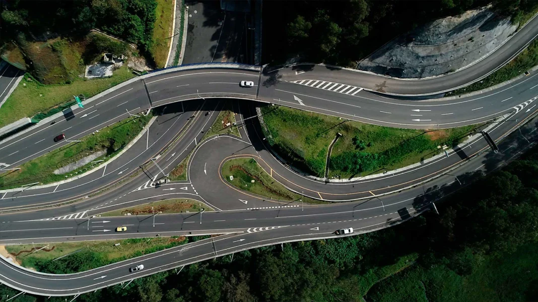 La Concesión Túnel Aburrá Oriente logra certificación Carbono Neutral, destacando su compromiso climático y sostenibilidad.