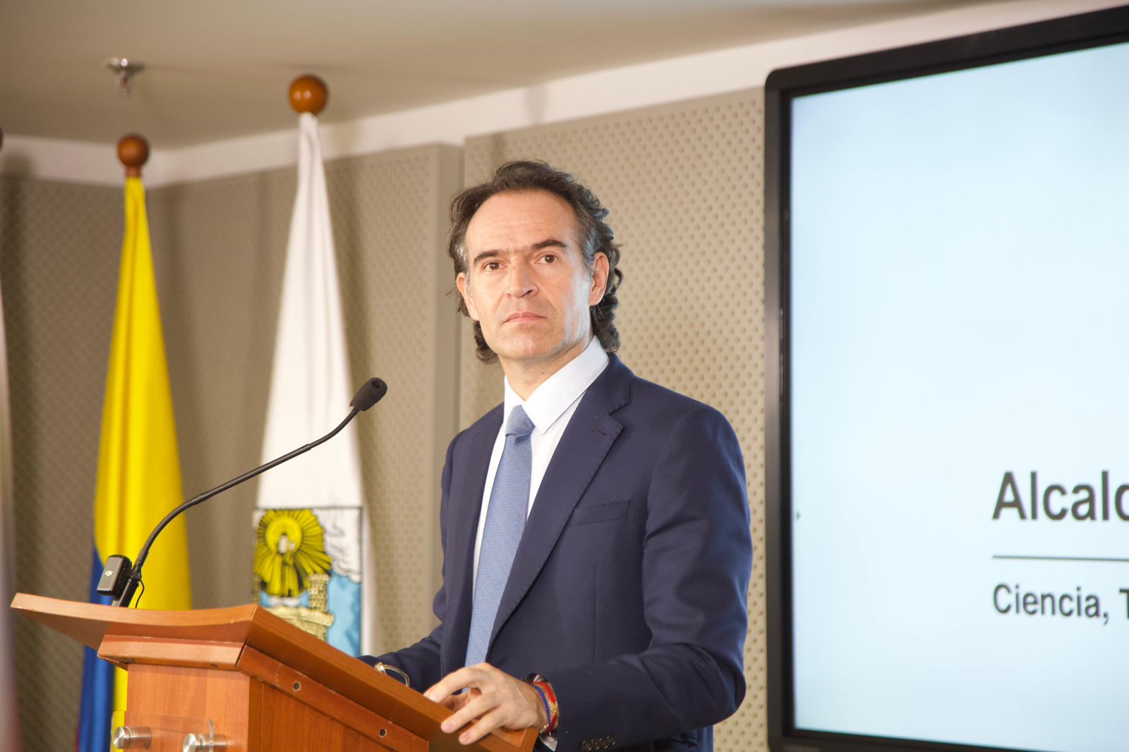 Federico Gutiérrez acusa a Daniel Quintero de ser el principal responsable de la crisis financiera de Afinia