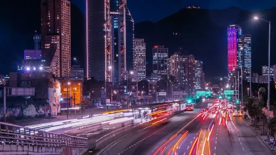 Bogotá 24 Horas: una estrategia para impulsar el desarrollo económico y social