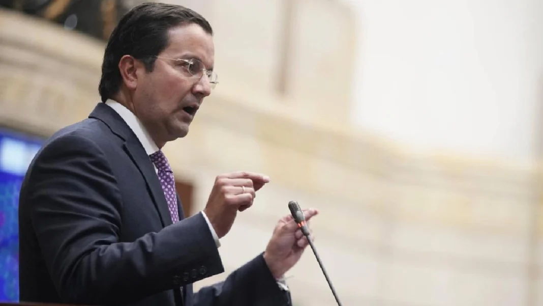 Senador Luna pide hundir reforma pensional ante indicios de corrupción