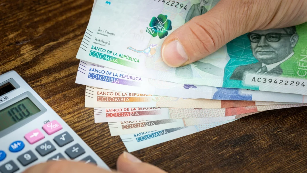 El acceso a los créditos en Colombia muestra un panorama mixto: 69.3% de adultos tienen historial crediticio, mientras que el 30.7% sigue siendo 