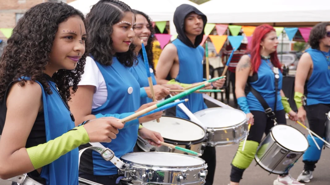 Este fin de semana, Colombia se llena de actividades culturales y científicas, con charlas, talleres y conciertos gratuitos en Bogotá y Medellín, destacando el Día Internacional de los Asteroides.