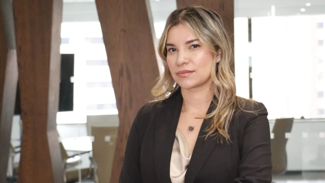 Estefanny Pardo, experta en el sector minero en Colombia, analiza las recientes decisiones judiciales y normativas, destacando la incertidumbre jurídica y económica que enfrentan las empresas mineras.