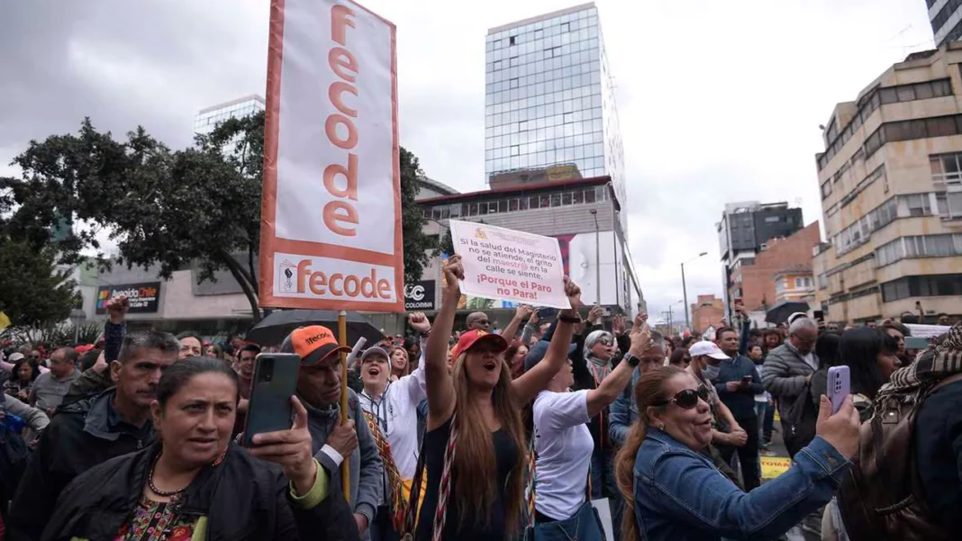 marcha a favor del Gobierno Petro - Fecode
