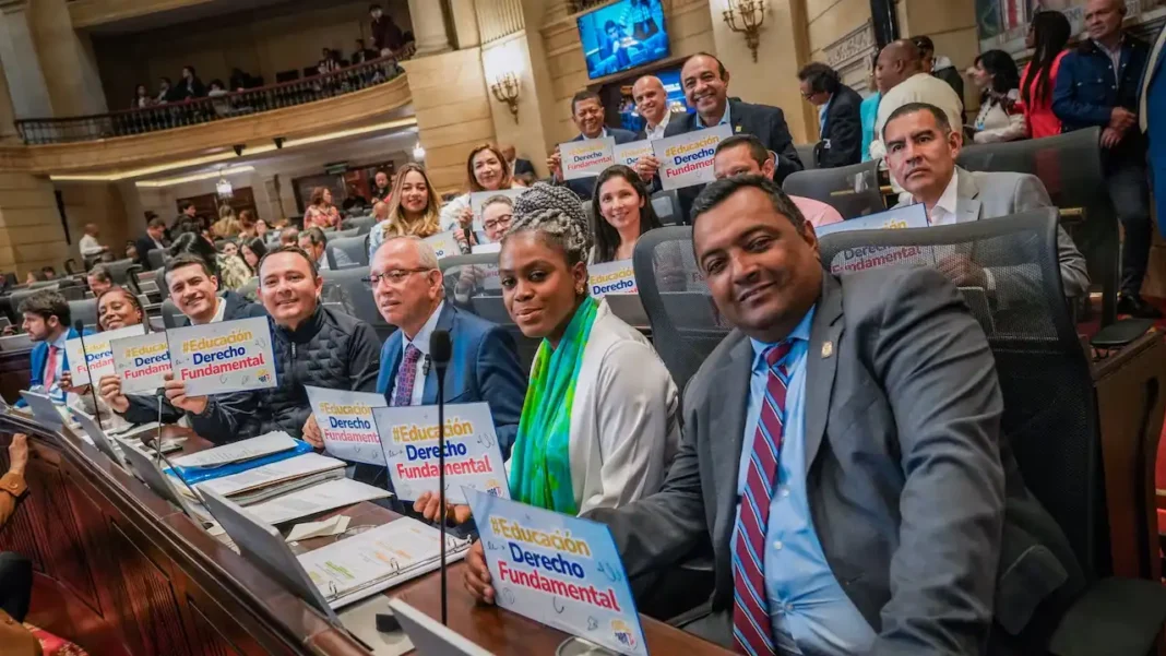 Se hundió la Reforma a la Educación ¿Se dará la ampliación del cupo de endeudamiento de Colombia?