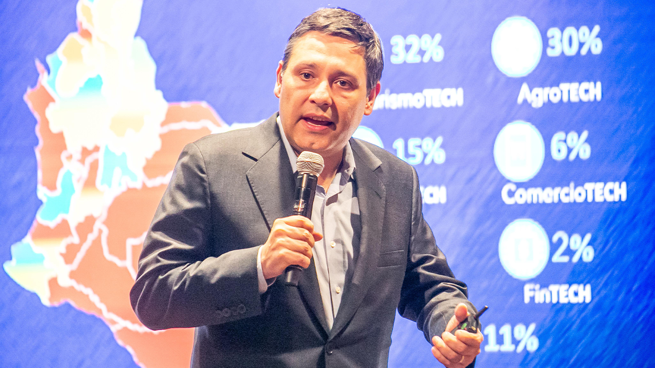 El Ministerio TIC lanza la iniciativa 'Ecosistemas de Innovación' para impulsar la transformación digital en 16 sectores productivos y potenciar el desarrollo económico de las regiones colombianas.