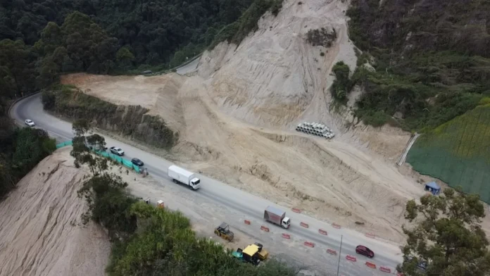 Instalan la Mesa de Monitoreo del Transporte del Suroeste en Antioquia para mitigar afectaciones viales causadas por la ola invernal y las obras del proyecto Pacífico 1, mejorando la competitividad del departamento.