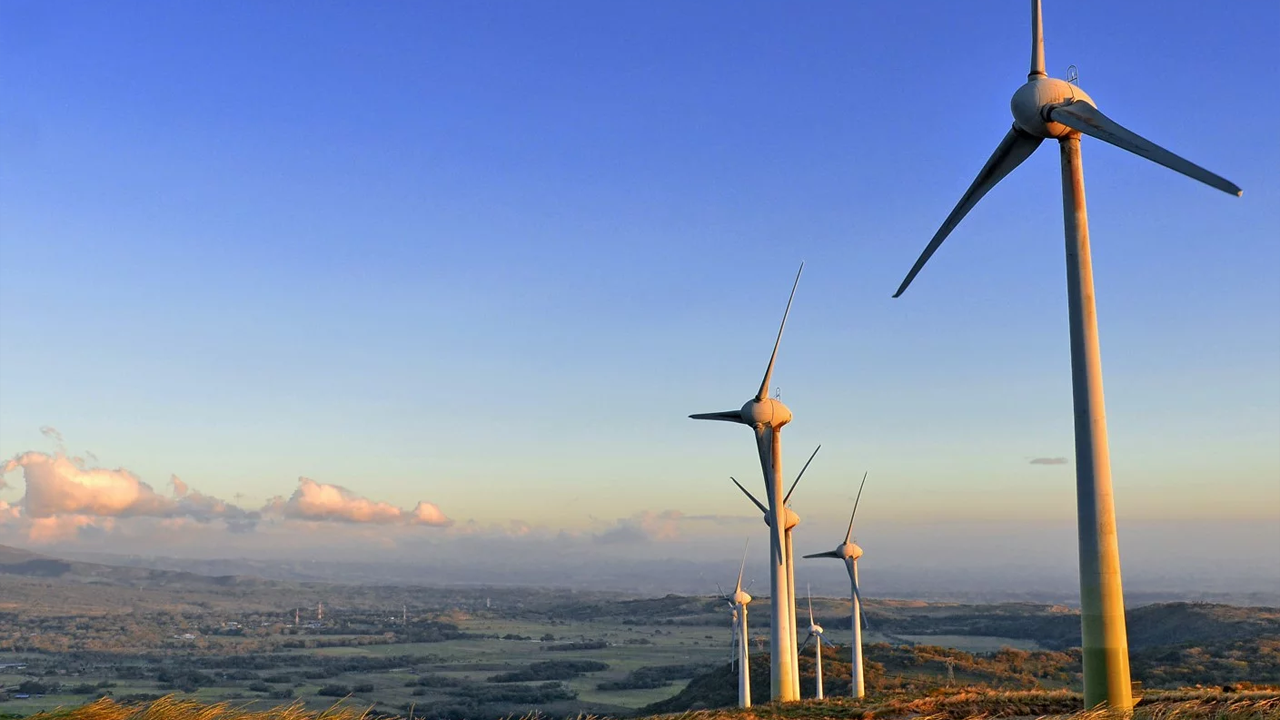 Celsia ha puesto en marcha el Proyecto Eólico Caravelí de 218 MW en Arequipa, Perú, consolidando su expansión en energías renovables y aprovechando las condiciones favorables de inversión en el país.