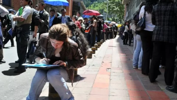 Tasa de desempleo en Bogotá desciende a 9,9% en último trimestre 2024