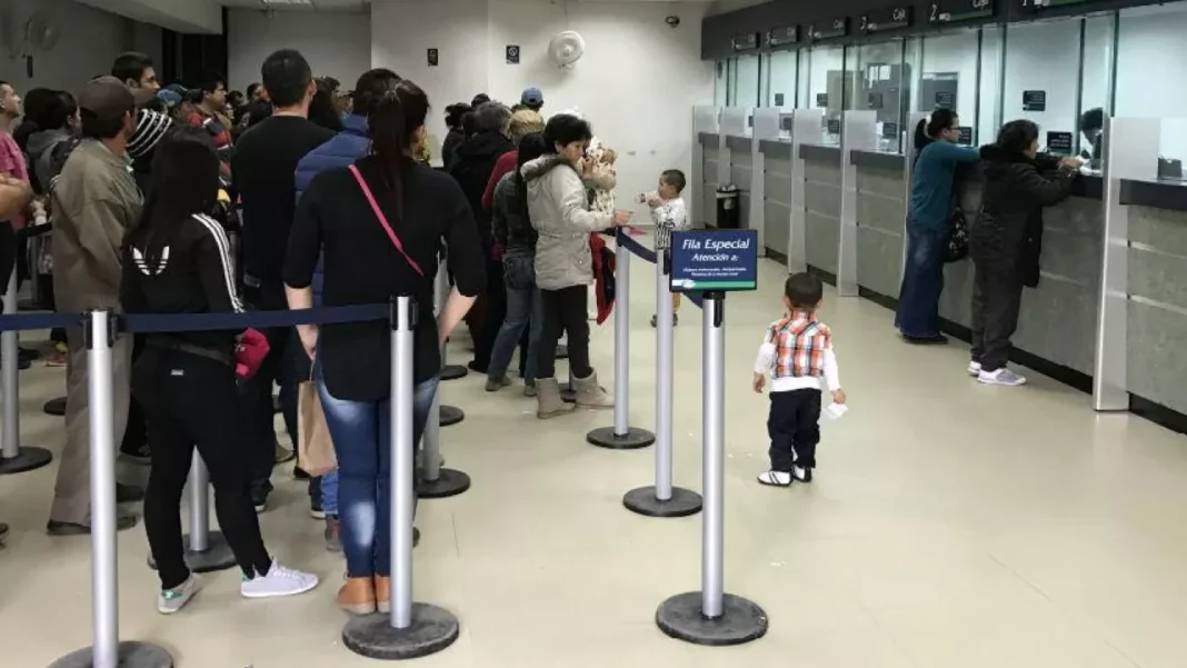 Los conglomerados financieros colombianos se expanden en América Latina, impulsando la economía del país en 2023. Su crecimiento y supervisión refuerzan la posición de Colombia en el mercado financiero regional.