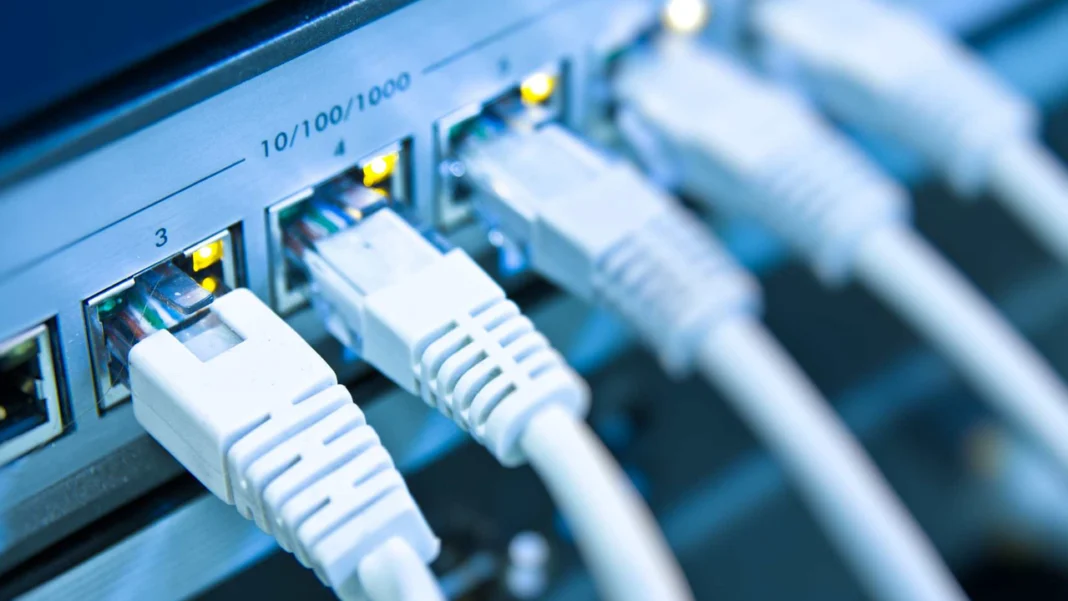 Colombia destaca en el ranking global de precios de banda ancha fija, según un estudio de Cable.co.uk, con un costo promedio de 0,03 dólares por Mbps, posicionándose entre los más competitivos del mundo.