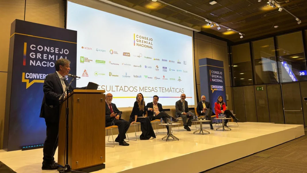 El Consejo Gremial Nacional presentó en el Foro de Reactivación Económica propuestas clave para impulsar la reactivación económica en Colombia, abordando competitividad, comercio exterior y financiamiento.