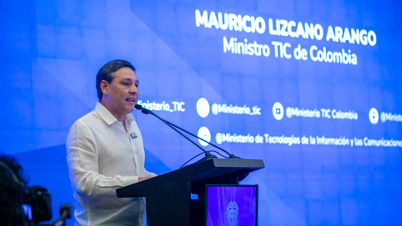 Mauricio Lizcano habla en la Cumbre Ministerial de Inteligencia Artificial