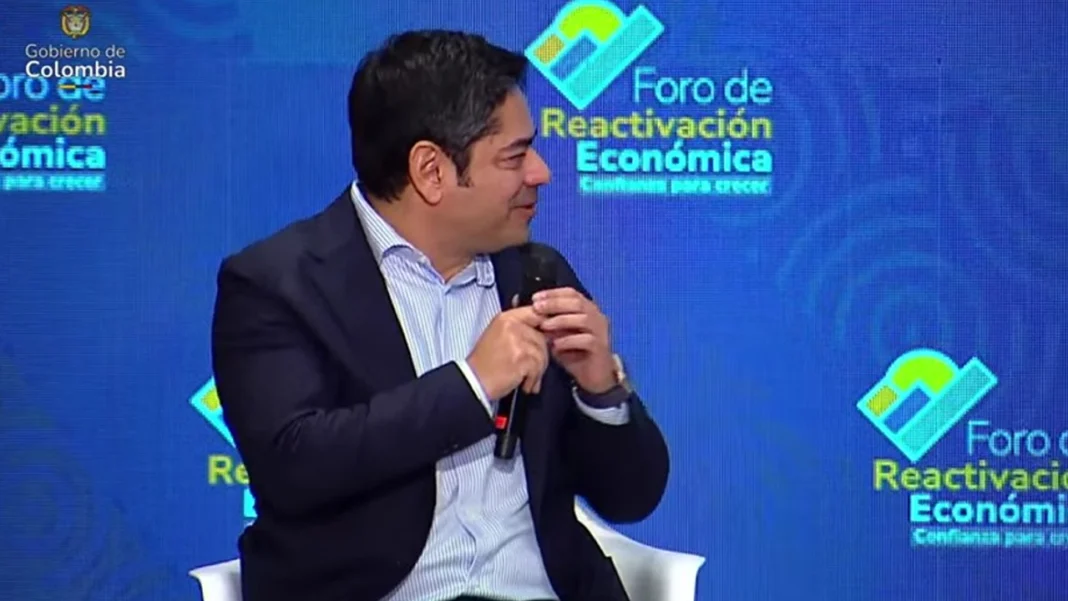 La reactivación económica en Colombia encuentra en el sector constructor un pilar clave, con la construcción impulsando el crecimiento y la sostenibilidad, según Guillermo Herrera, presidente de Camacol.