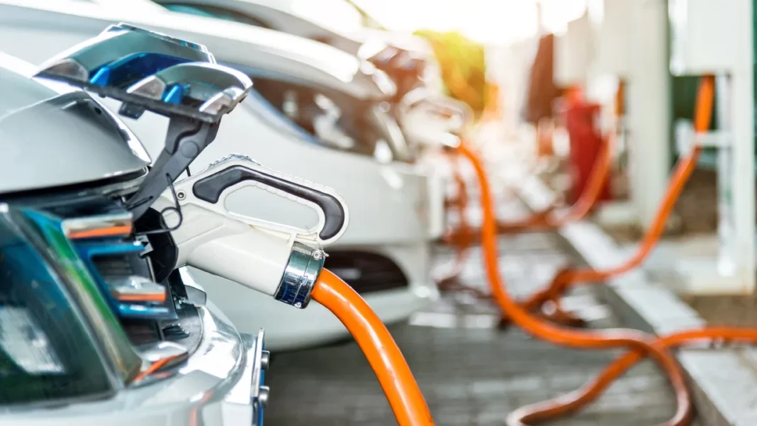 Colombia enfrenta un doble reto en su transición hacia la movilidad eléctrica