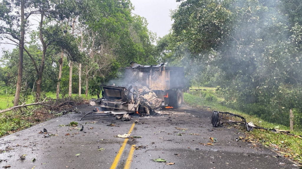 Gustavo Petro suspende diálogos con el ELN tras atentado en Arauca que dejó dos militares muertos