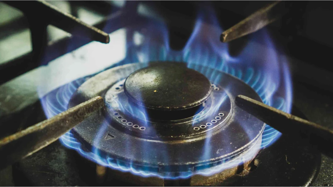 Colombia enfrenta una crisis energética inminente debido a la escasez de gas proyectada para diciembre de 2024, según advirtió el presidente del Grupo de Energía de Bogotá, Juan Ricardo Ortega.