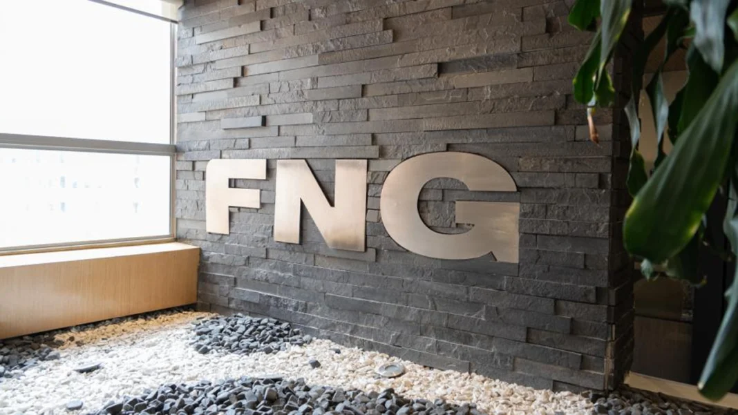 En agosto de 2024, Credivalores incumplió el pago de bonos por $95.940 millones, lo que activó el respaldo del Fondo Nacional de Garantías (FNG), cubriendo el 70% de la deuda y protegiendo a los inversionistas.