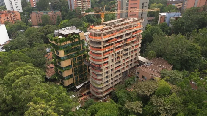 Cementos Argos acelera la construcción en Medellín con soluciones modulares que reducen tiempos en un 50%