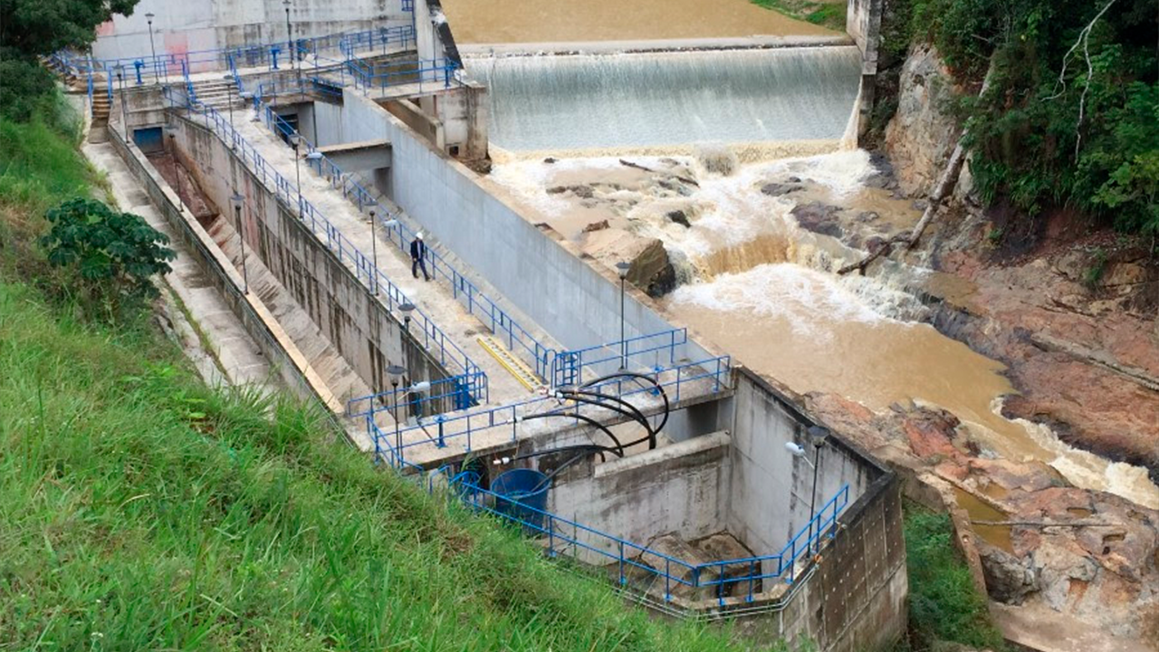 El financiamiento asegurará la sostenibilidad de la central hidroeléctrica en Antioquia, contribuyendo al desarrollo económico y medioambiental de la región.