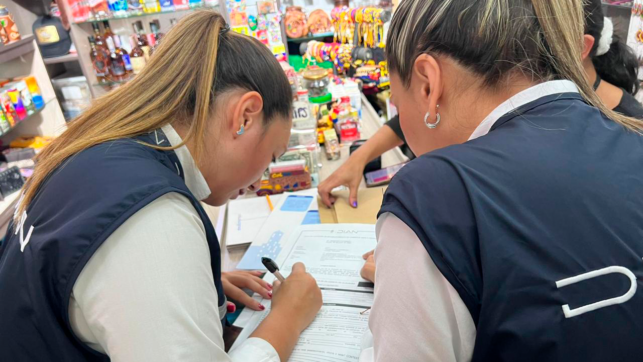 Cuentas bancarias en la mira: más de 11.000 embargos a la vista por la DIAN