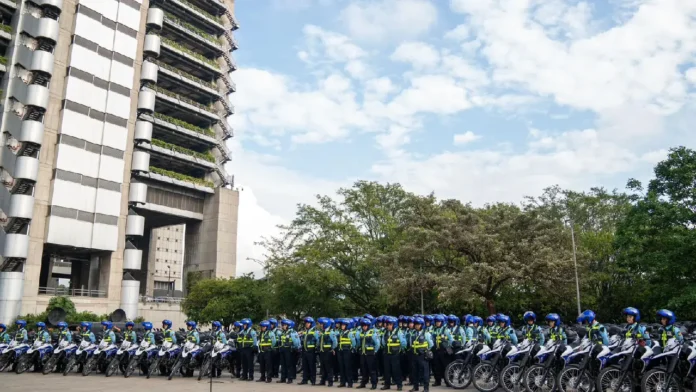 Medellín refuerza su estrategia de movilidad con 100 nuevos agentes y un parque automotor renovado