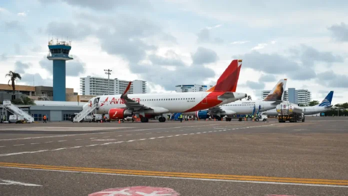 Crecimiento del tráfico aéreo en el Aeropuerto Internacional Rafael Núñez durante la semana de receso