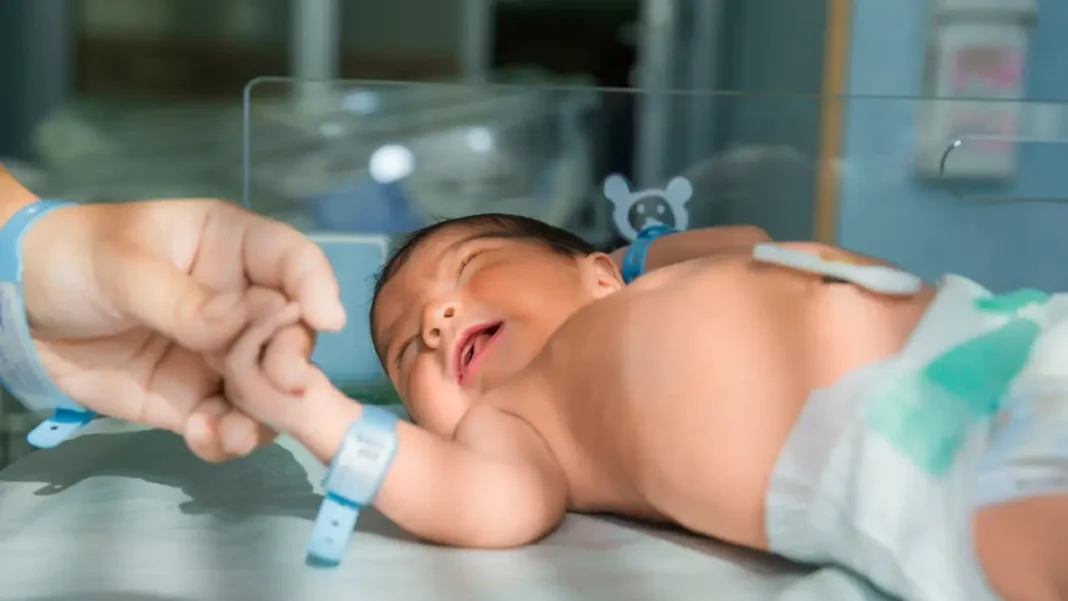 La caída de la tasa de natalidad en Colombia y sus consecuencias