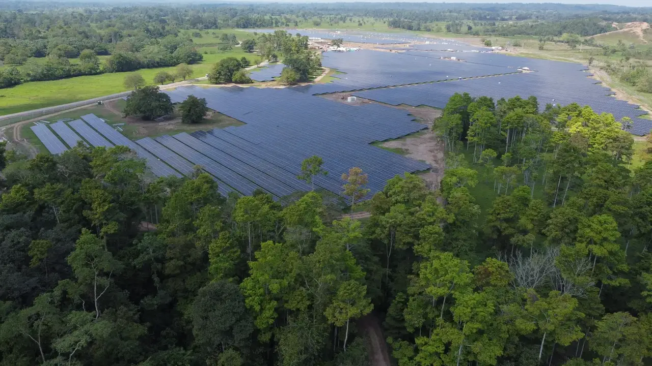 Ecopetrol inauguró la granja solar La Cira Infantas.