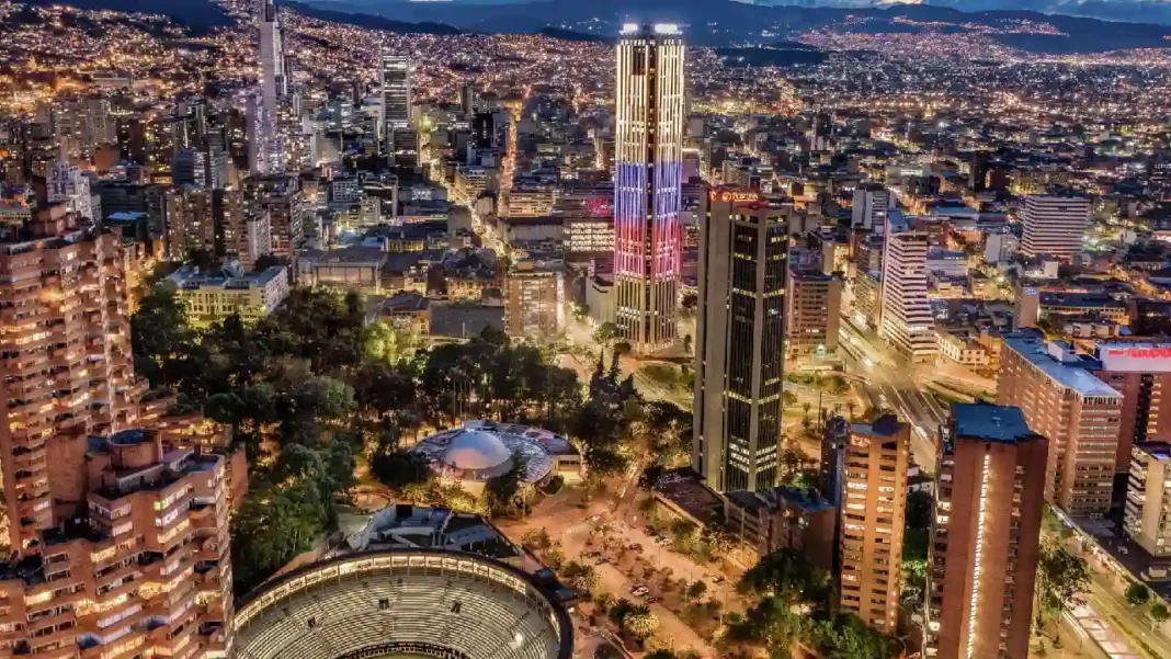 Economía de Bogotá mantendrá un crecimiento del 4,2% anual hasta 2035, según Secretaría de Hacienda