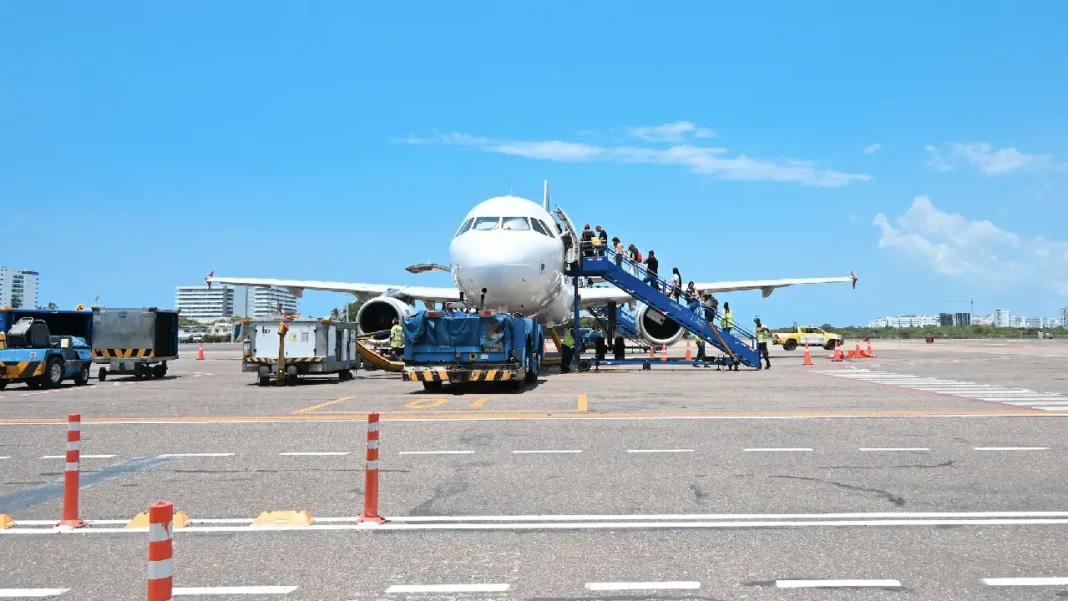 Aeropuerto de Cartagena recibe primer vuelo chárter proveniente de Polonia